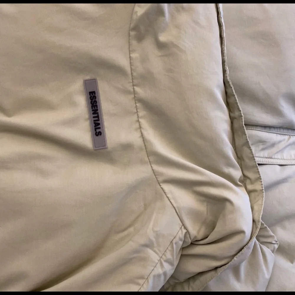 Essentials down jacket - Picture 4 of 4